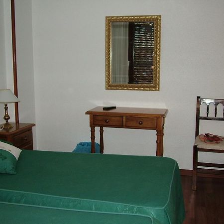 Hostal El Botero Кускуррита-де-Рио-Тирон Экстерьер фото